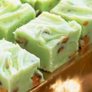 white - Creamy Pistachio Fudge - with white CHOCOLATE Pistachio%20Fudge%201A