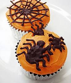 http://www.dianasdesserts.com/news/news2006-10/EasyHalloweenCupcakesImage.jpg